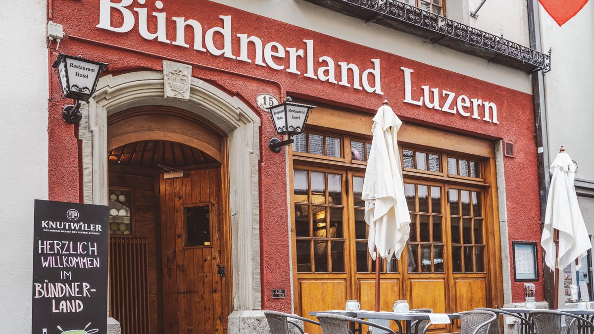 Restaurant Bündnerland Luzern Fassade in der Altstadt